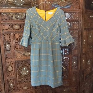 Bell sleeve fitted dress